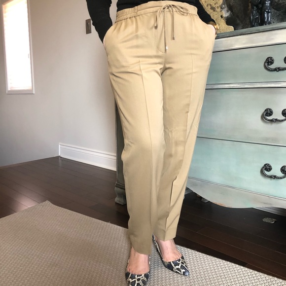 Cute adjustable mid-rise pants. - Picture 6 of 6